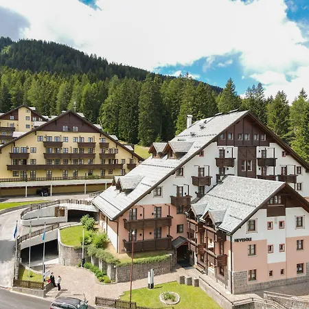 Nevesole Folgarida Resort Aparthotel-3
